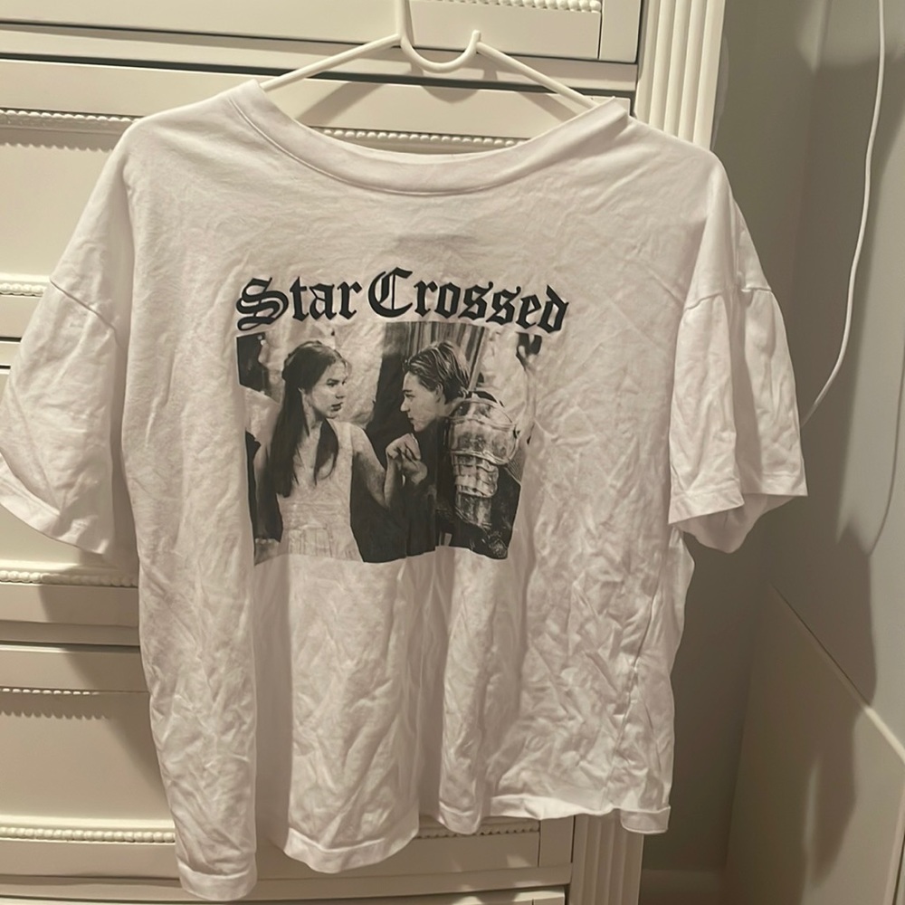 romeo and julia graphic tee